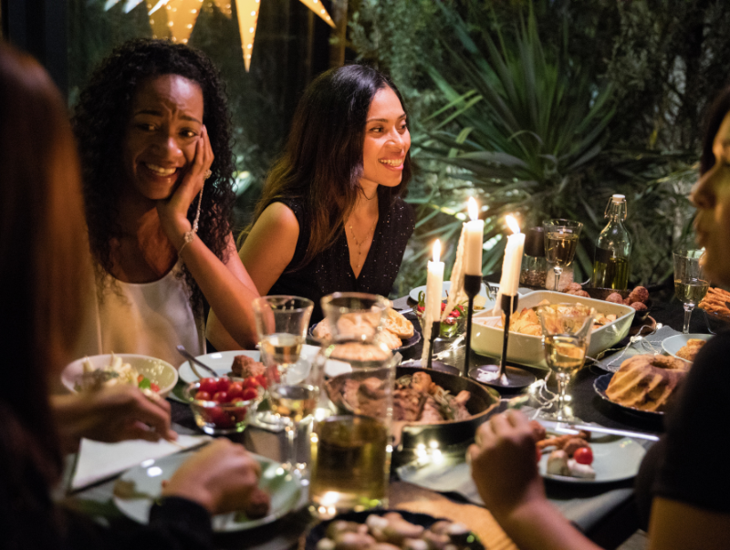 Outdoor Kitchen Essentials: Must-Have Items for Entertaining